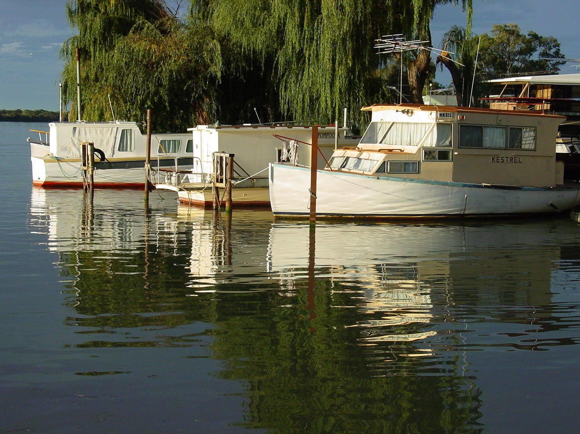Riverview Rise Retreats *