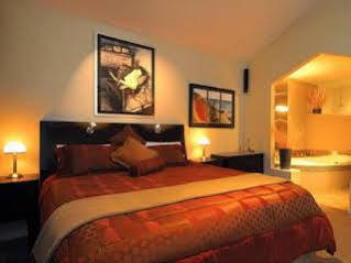 Riverview Rise Retreats *